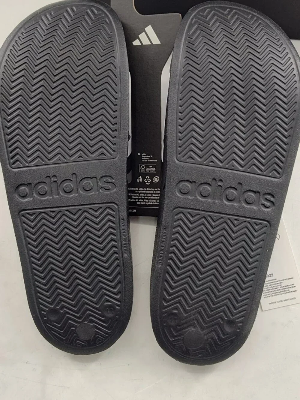 Adidas Unisex Adilette Shower Slides Men Size 11 Women's Size 12       P#749@CMK